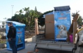 Sokak hayvanları için güneş enerjisiyle çalışan...