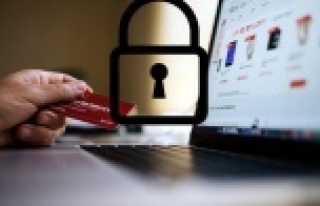 Web sitesi üzerinden 102 kişiyi dolandıralar için...