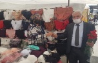 Yiğit’ten kadın üyelerine jest