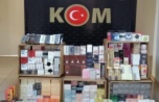Alanya'da 893 adet kaçak parfüm ele geçirildi
