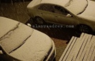 Alanya'ya Nisanda kar sürprizi