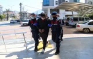 Alanya’da silah imalathanesi baskını kamerada