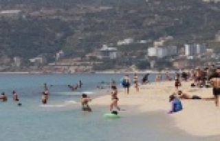 Alanya’ya yaz erken geldi