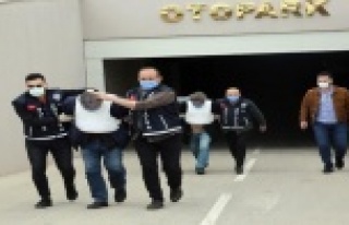 Antalya'da kan donduran cinayetin 2 şüphelisi...