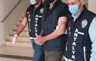 Antalya'da kanser ilaçları dolandırıcısı...