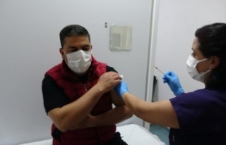 Antalya’da aşı olmak istemeyenler için 35 ikna...