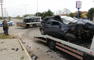 Antalya’da kontrolsüz kavşakta feci kaza: 6 yaralı