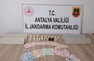 Antalya’da kumar operasyonu: 7 kişiye 37 bin 702...
