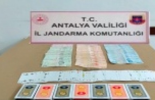 Apartmanın çatı katında kumar partisi pahalıya...