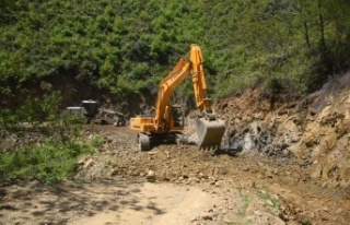 Başkan Yücel'in hizmetleri ilçe sınırını...