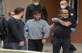 Bunalıma girdi, kendisine bıçakla zarar verdi