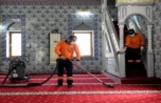 Camiler dezenfekte edildi