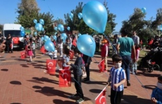 CHP Ahmet bebek için mavi balon uçurdu
