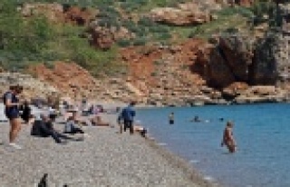 Güneşi gören sahile koştu