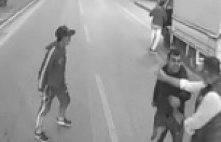 Halk otobüsü şoförünü bıçakla tehdit eden...