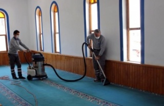 İlçelerdeki camiler temizlenerek dezenfekte edildi