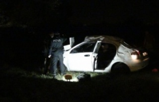 Otomobil şarampole yuvarlandı: 1 ölü, 4 yaralı...