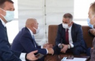 Şahin esnafın taleplerini iletti