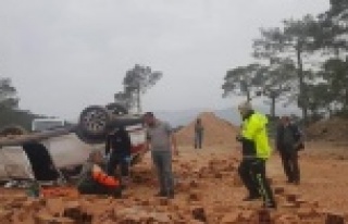 Tuğla yüklü kamyonun freni patladı: 4 yaralı