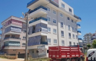 Alanya'da eşini boğarak öldürüp kepçeyle...