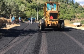 Alanya'da Fatih Caddesi'ne sıcak asfalt