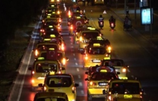 Antalya'da taksicilerden İsrail'i kınama...