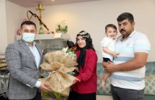 Başkan Yücel'den Ahmet bebeğin annesine sürpriz...