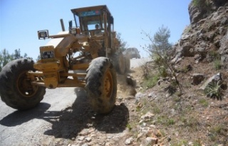 Başkan Yücel'den Koşdavut yolu'na asfalt...