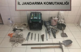 Birinci derece sit alanında kaçak kazıya jandarmadan...