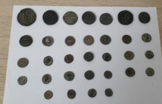 Bizans ve Roma dönemine ait 32 sikke ele geçirildi