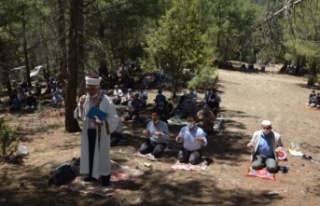 Çiftçiler yağmur duası yaptı