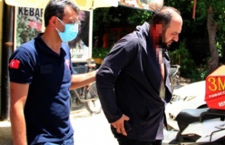 Eksik işi tamamlamasını istediği kişinin şişeli...