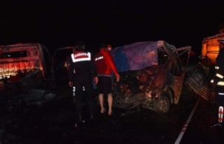 Feci kaza: Araç içerisinde 2 kişi yanarak öldü
