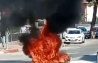 Kaza yapan motosiklet böyle yandı