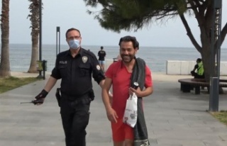 Kısıtlamada sokakta yakalanıp ceza yiyince polislerin...