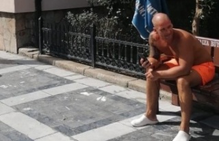 Maskesiz İngiliz turist polise hakaretten gözaltına...