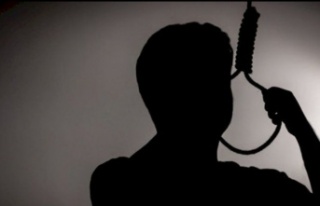 Tahta direğe kendini iple asarak intihar etti