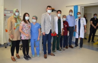 Türkdoğan, sağlıkçıları ziyaret etti