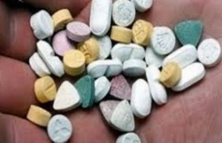 Alanya’da 30 adet hap içerek canına kıymak istedi