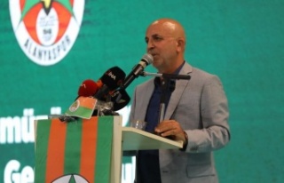 Alanyaspor'da Hasan Çavuşoğlu güven tazeledi