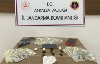 Antalya'da uyuşturucu operasyonu: 2 gözaltı