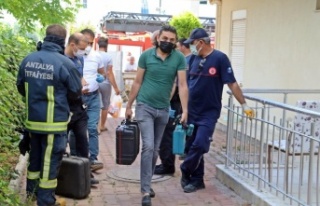 Apartmandan gelen gaz kokusu polis ve itfaiyeyi alarma...
