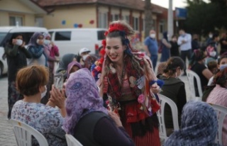 Gençler kiraz hasatına destek verdi