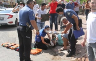 İzindeki polis memuru otomobil ile çarpıştığı...