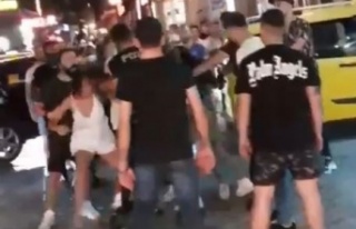 Kızların tekme tokat kavgasında erkekler 'Kafa...