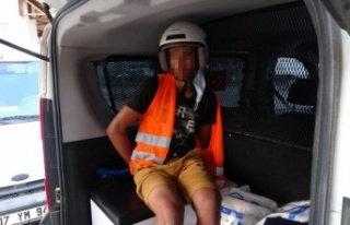 Motosikletin üzerinde neye uğradığını anlamadı,...