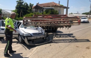 Traktöre takılı zirai alete çarpan sürücü hayatını...