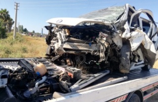 Alanya yolunda feci kaza: Baba öldü, anne ve 2 çocuğu...