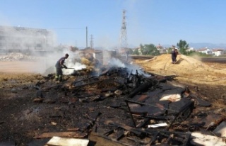 Alevler kümeslerdeki hayvanları vurdu, yürek sızlatan...