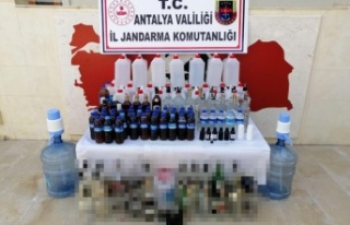 Antalya'da kaçak içki operasyonu